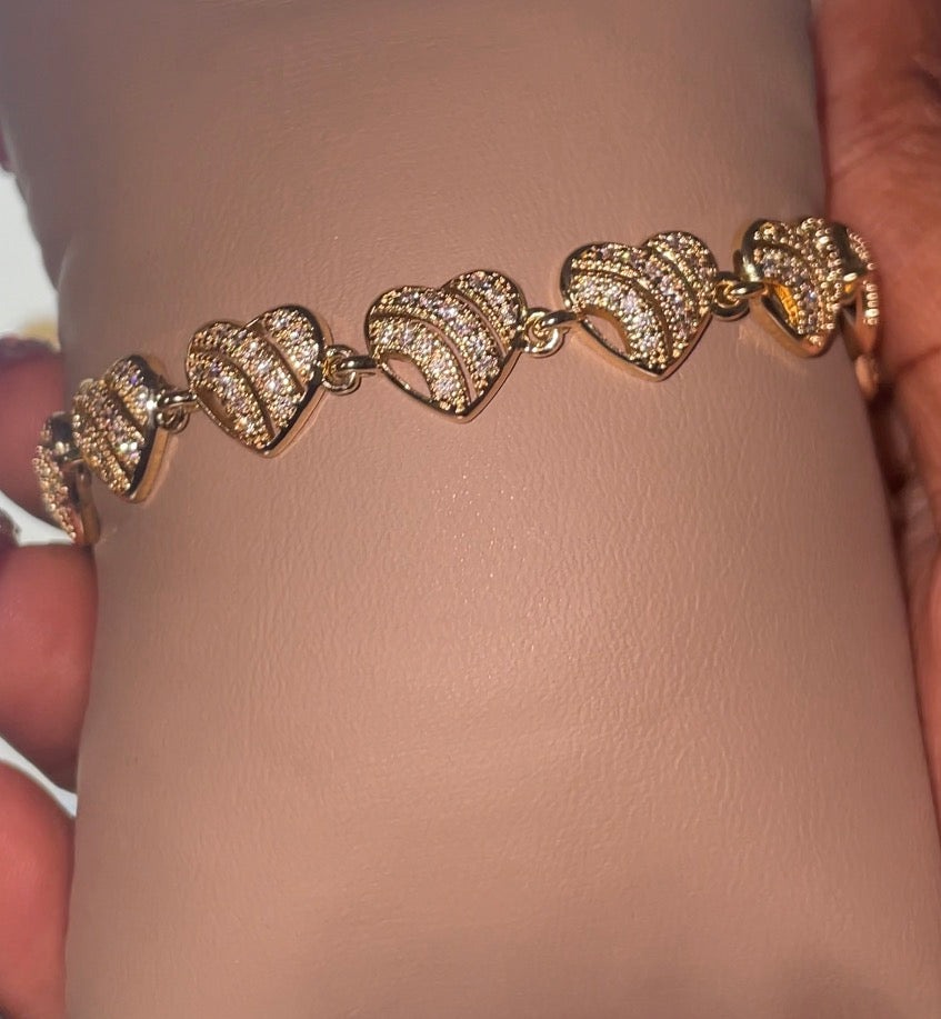 Veloura Heart Link Bracelet